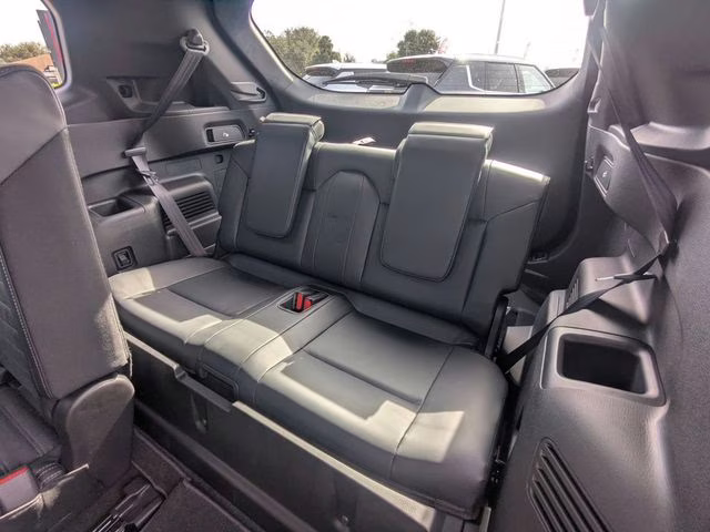 2026 Labrador Black Pearl Mitsubishi Outlander SE FWD SUV