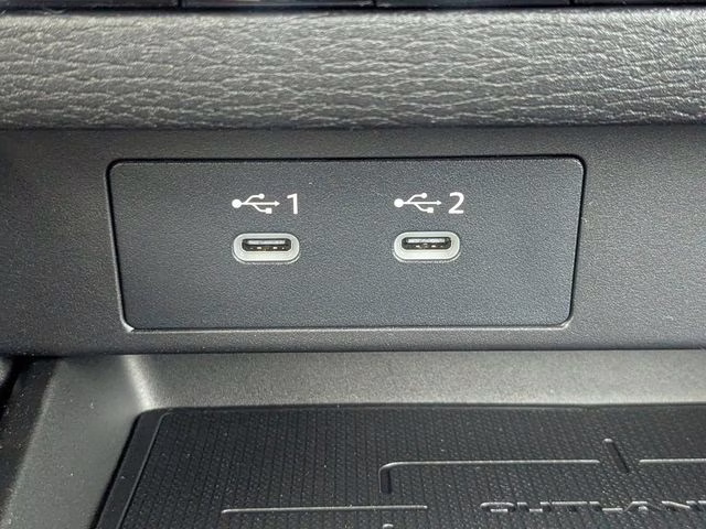 2026 Labrador Black Pearl Mitsubishi Outlander SE FWD SUV