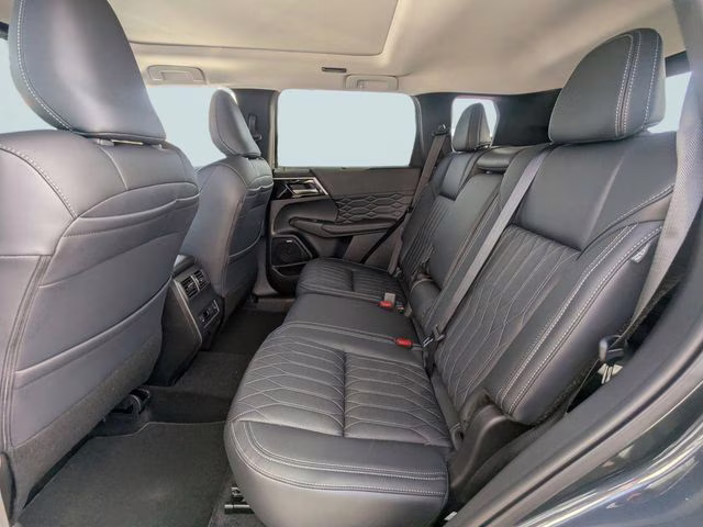 2026 Graphite Gray Mitsubishi Outlander SEL FWD SUV