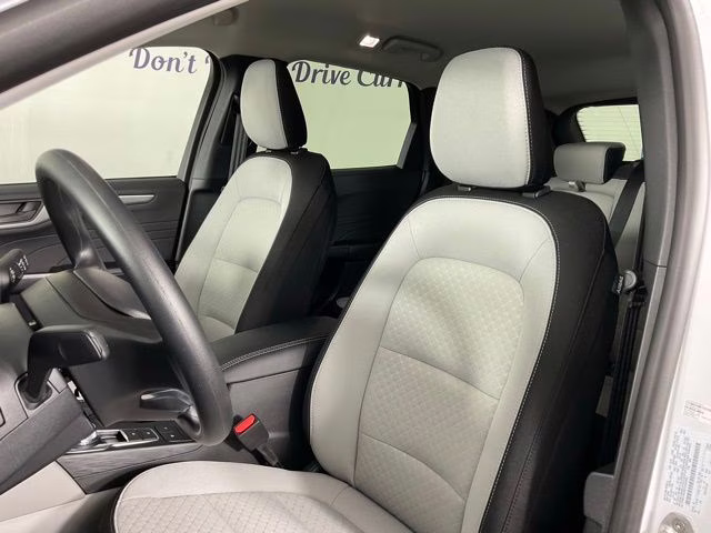 2026 Oxford White Ford Escape Active FWD SUV