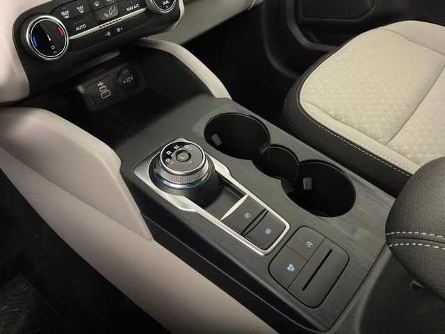 2026 Oxford White Ford Escape Active FWD SUV