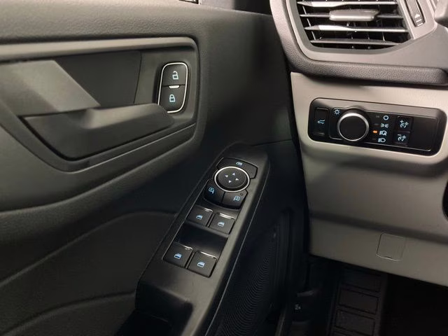 2026 Oxford White Ford Escape Active FWD SUV