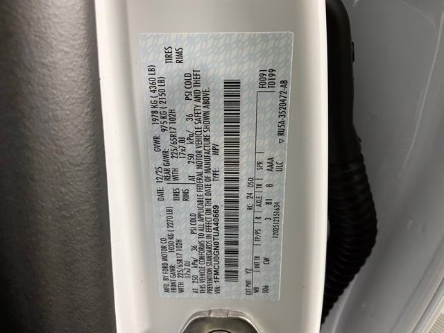 2026 Oxford White Ford Escape Active FWD SUV