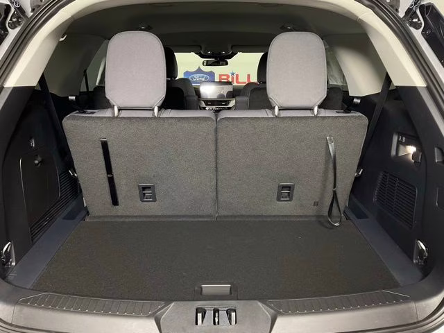 2026 White Metallic Ford Explorer Active RWD SUV