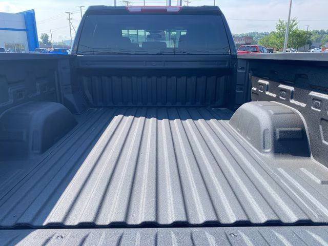 2025 Chevrolet Silverado 1500 Custom - Photo 13