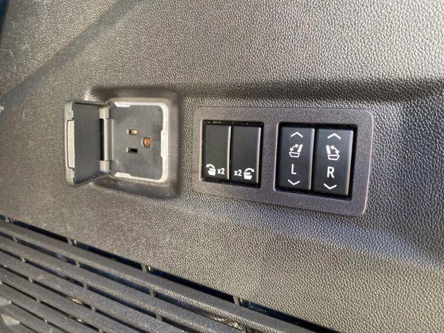 2023 GMC Yukon AT4 - Photo 13