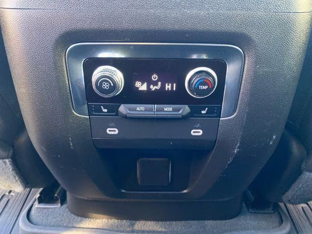 2023 GMC Yukon AT4 - Photo 16