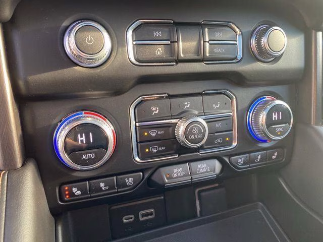 2023 GMC Yukon AT4 - Photo 24