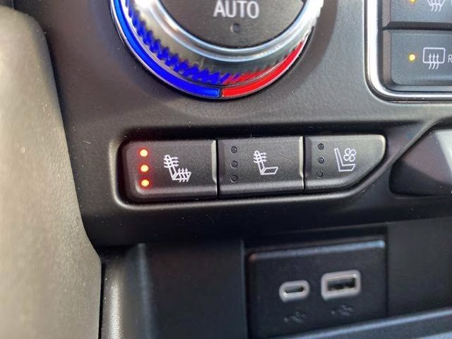 2023 GMC Yukon AT4 - Photo 25