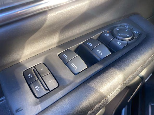 2023 GMC Yukon AT4 - Photo 36