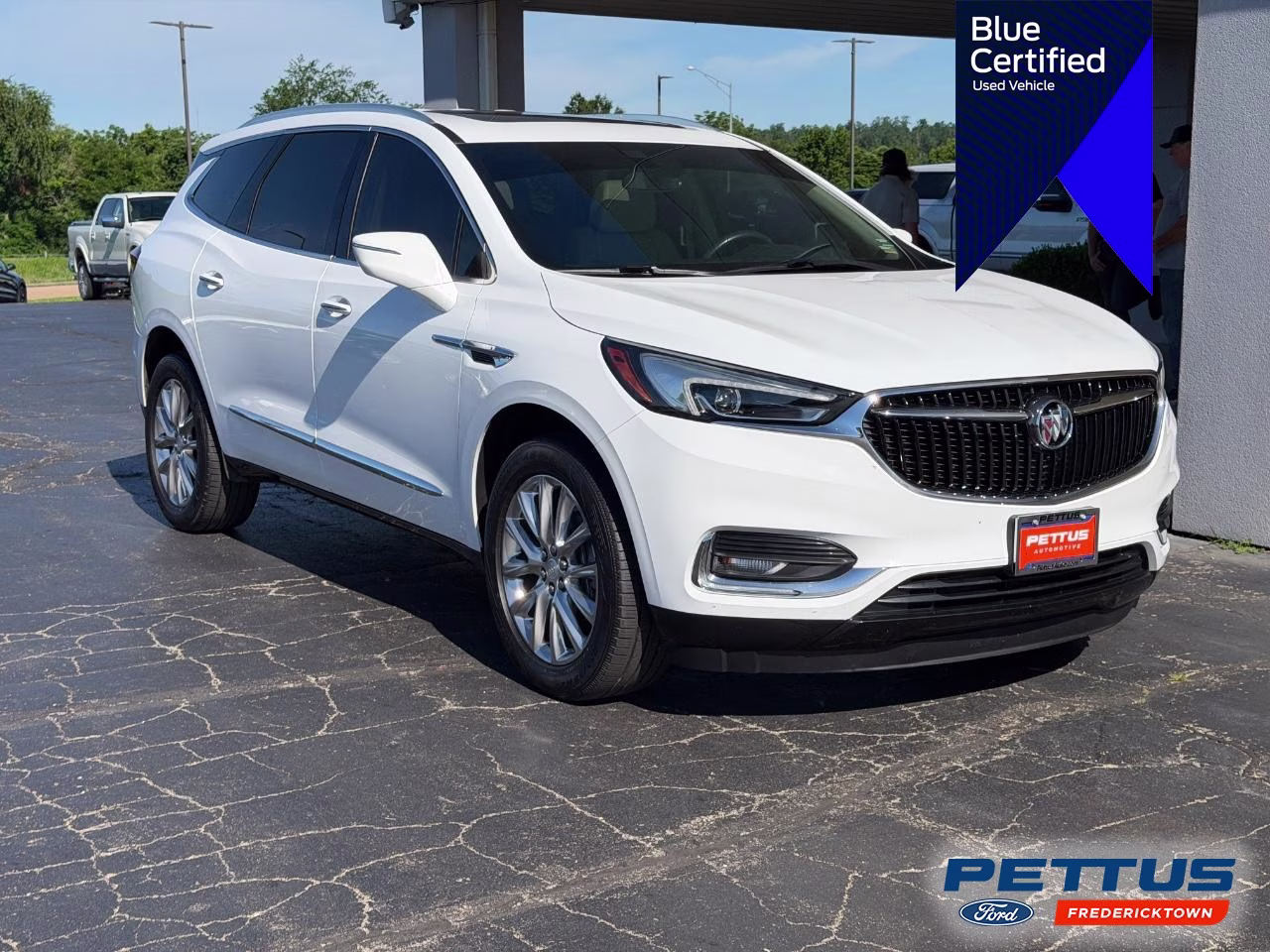 2019 White Frost Tricoat Buick Enclave Essence FWD SUV