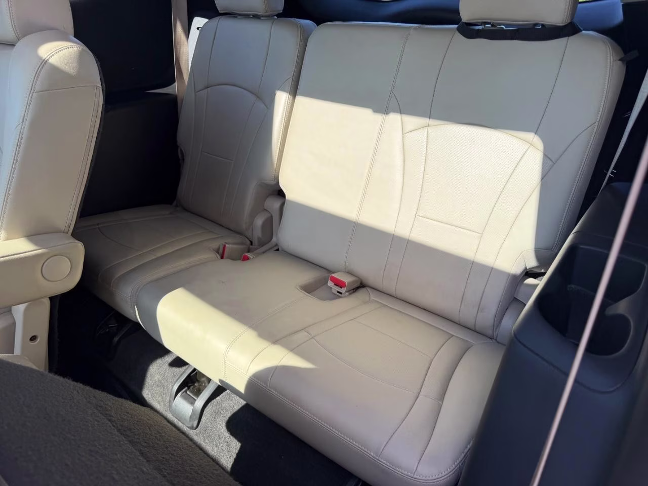 2019 White Frost Tricoat Buick Enclave Essence FWD SUV