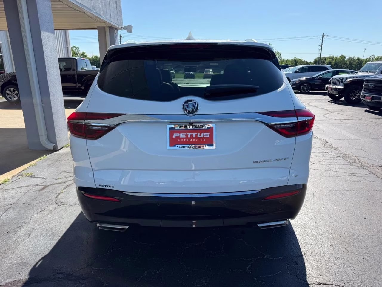 2019 White Frost Tricoat Buick Enclave Essence FWD SUV