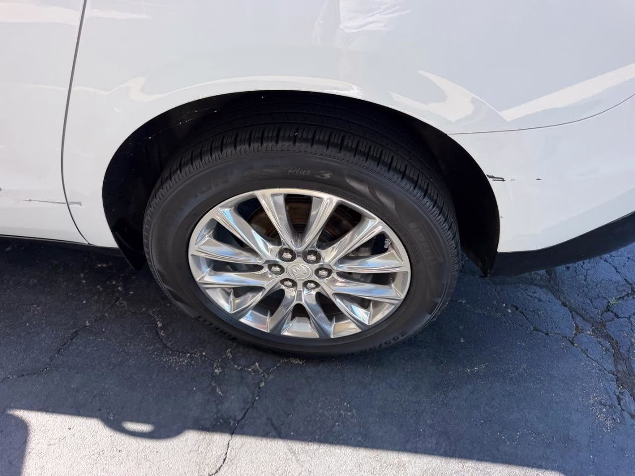 2019 White Frost Tricoat Buick Enclave Essence FWD SUV