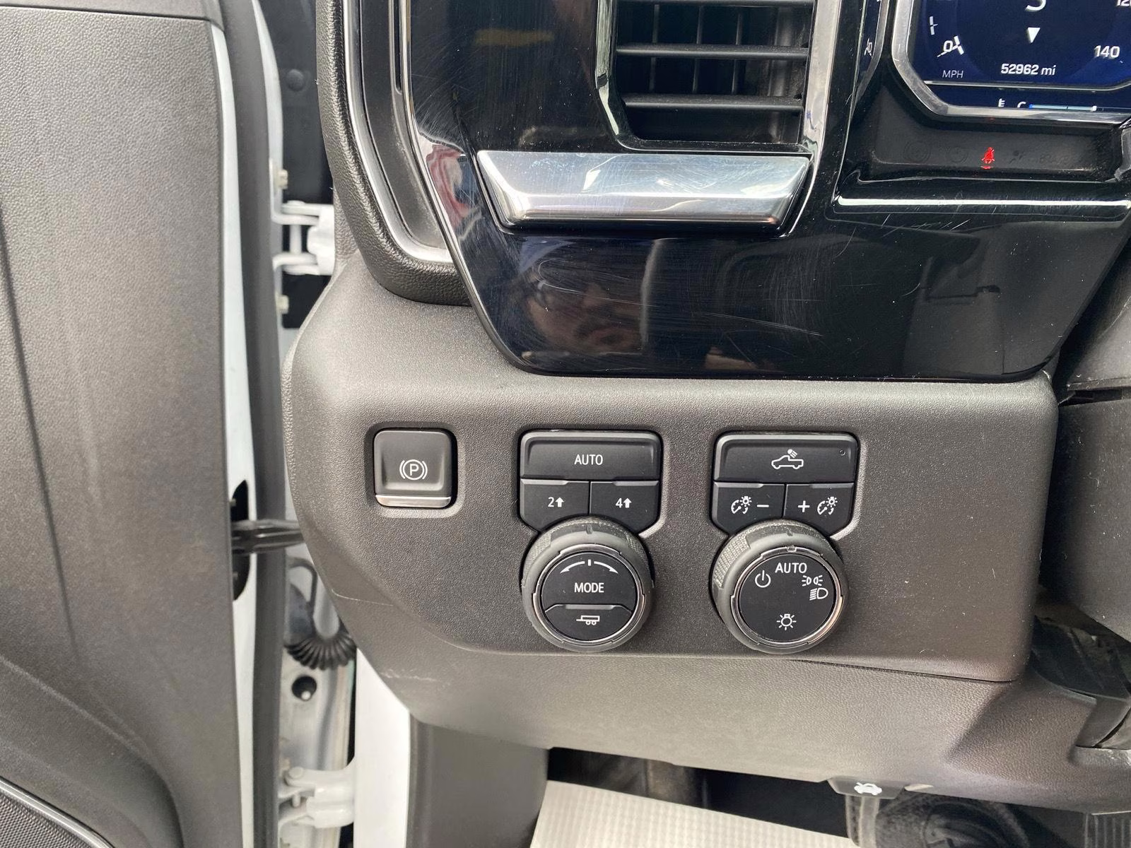 2023 Summit White Chevrolet Silverado 1500 LT 4X4 Truck