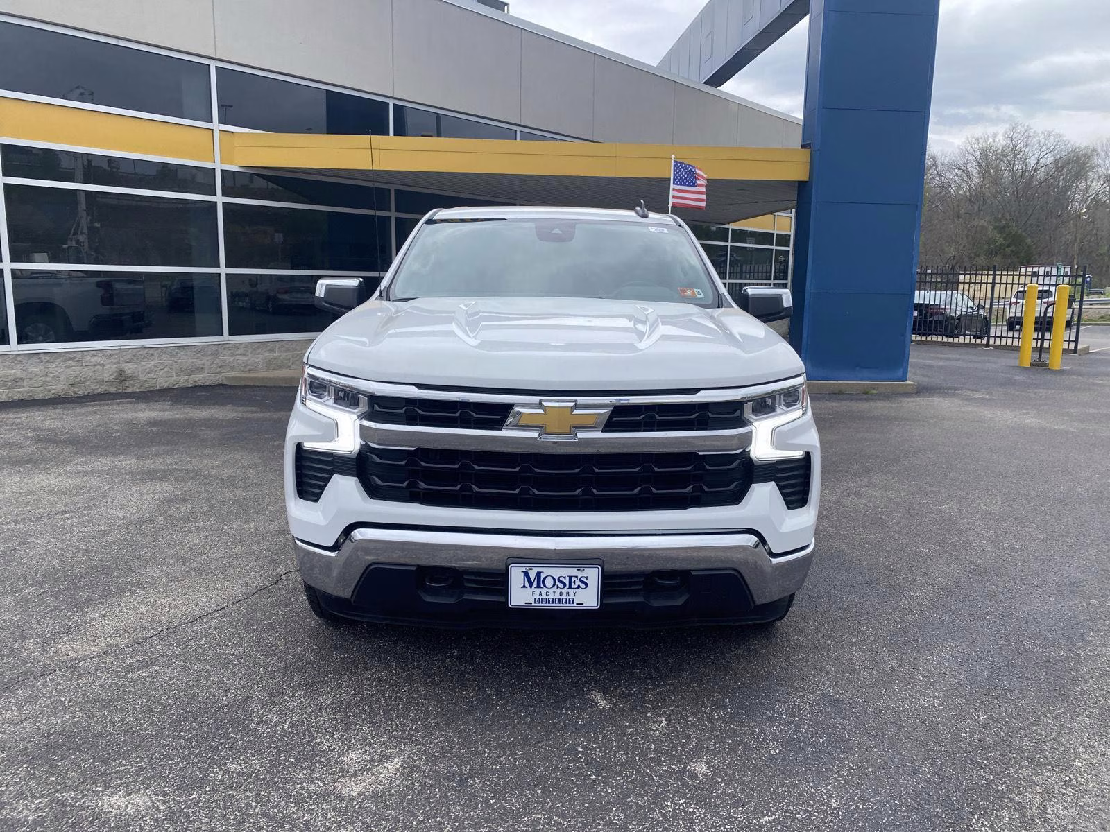 2023 Summit White Chevrolet Silverado 1500 LT 4X4 Truck