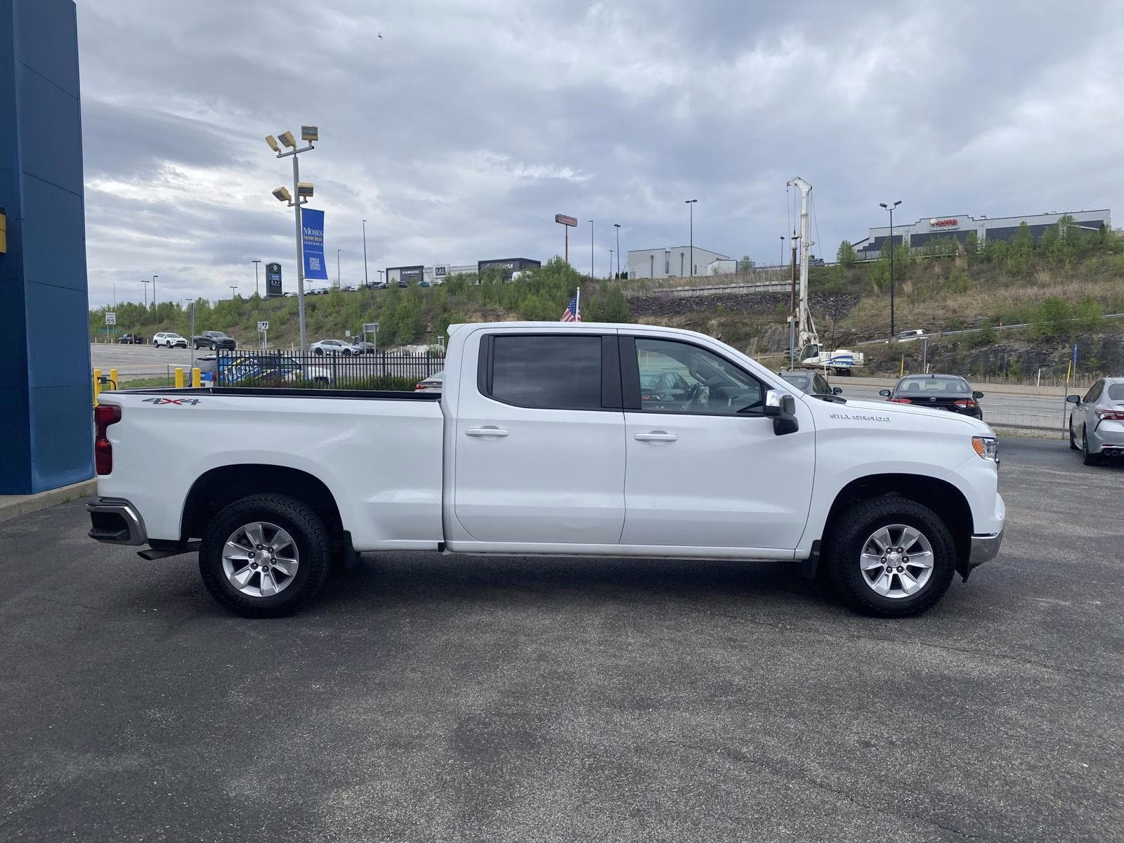 2023 Summit White Chevrolet Silverado 1500 LT 4X4 Truck