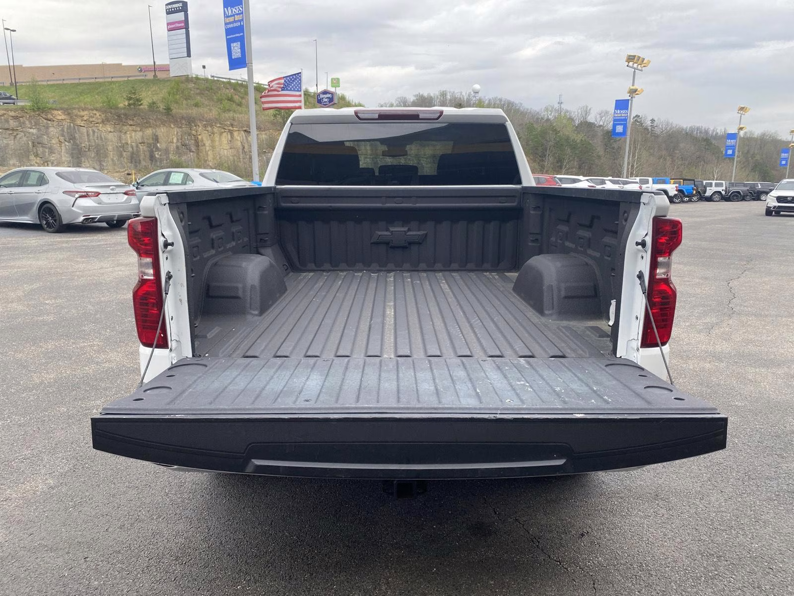 2023 Summit White Chevrolet Silverado 1500 LT 4X4 Truck