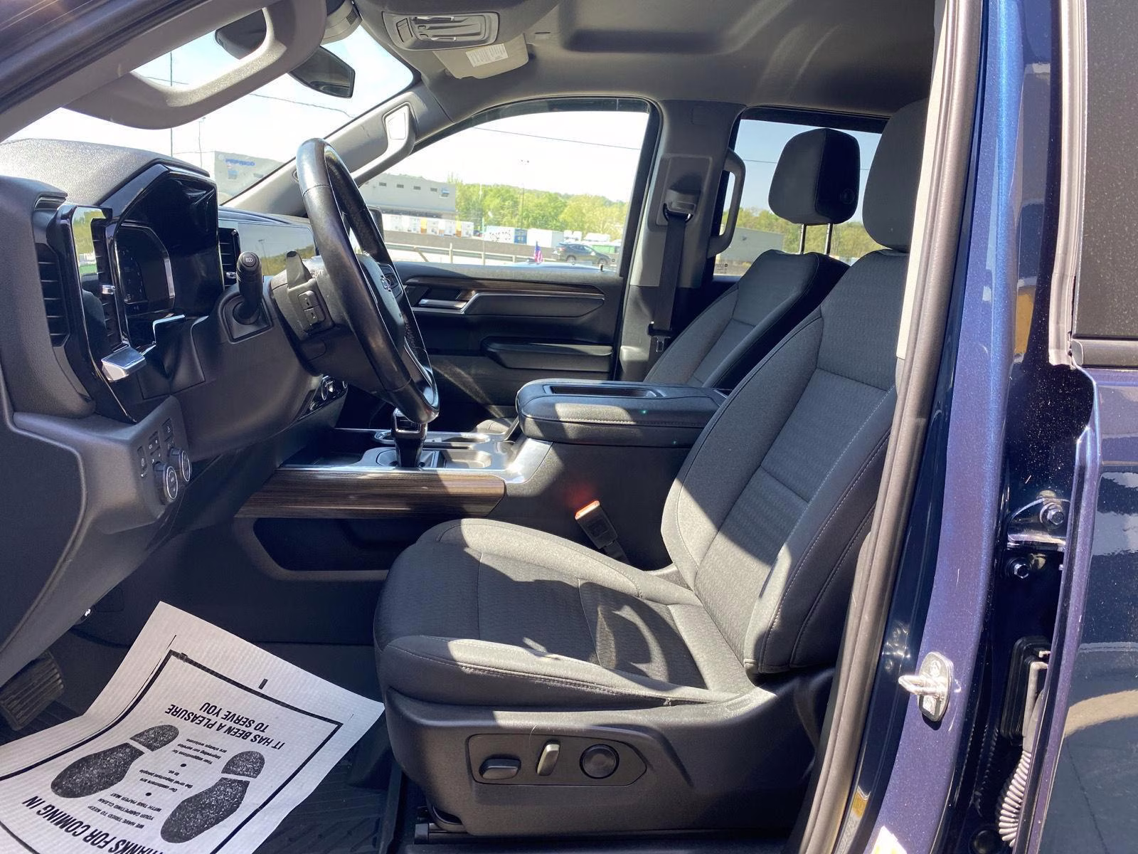 2022 Northsky Blue Metallic Chevrolet Silverado 1500 LT Trail Boss 4X4 Truck