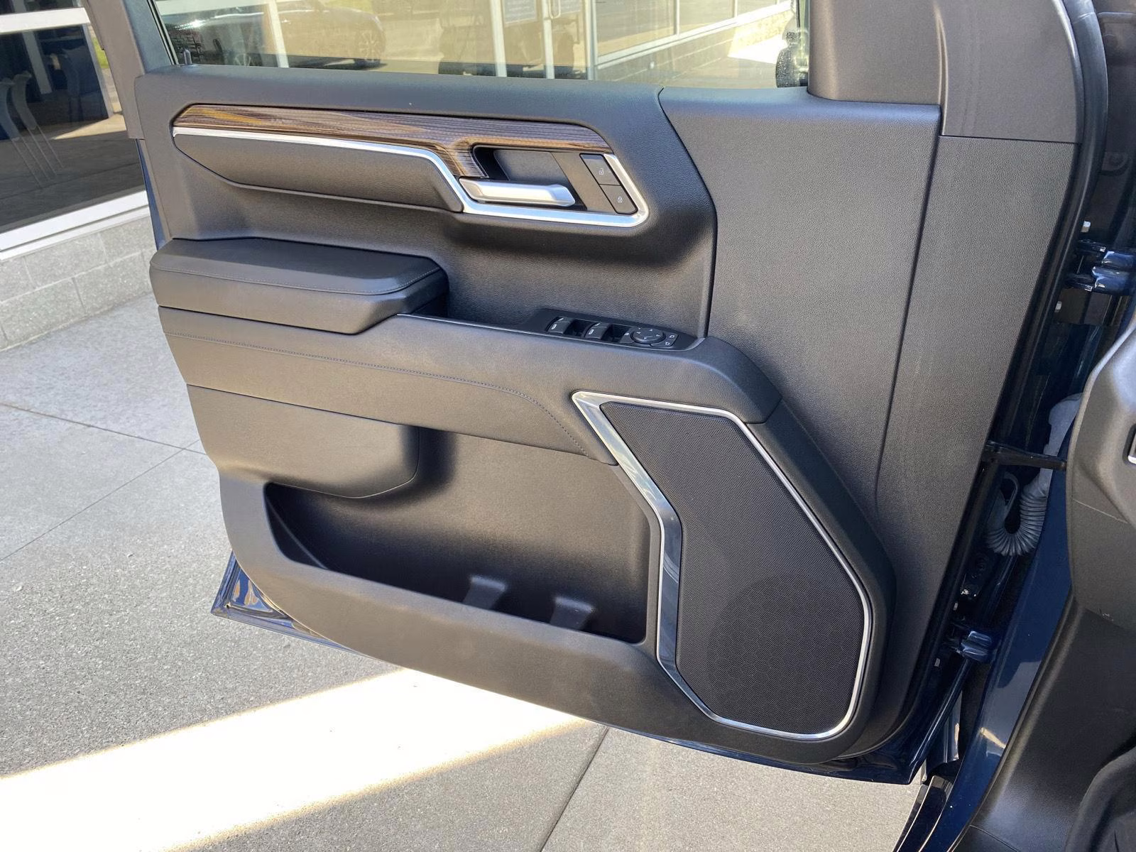 2022 Northsky Blue Metallic Chevrolet Silverado 1500 LT Trail Boss 4X4 Truck