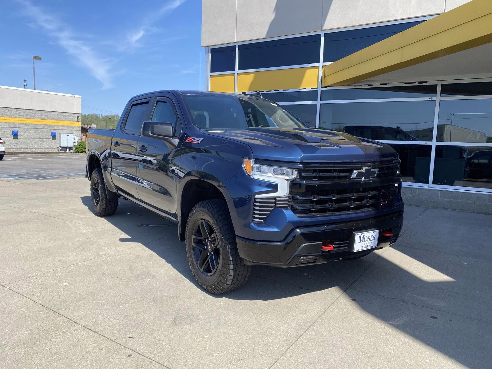 2022 Northsky Blue Metallic Chevrolet Silverado 1500 LT Trail Boss 4X4 Truck