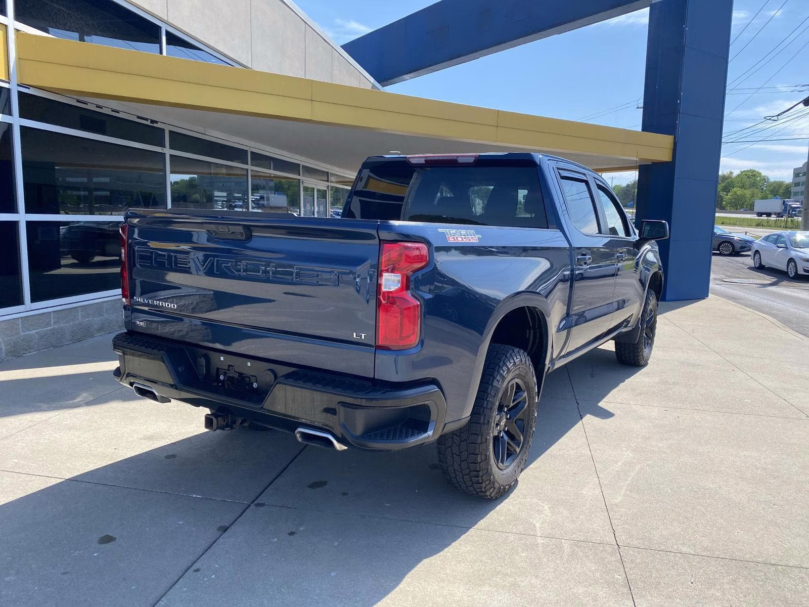 2022 Northsky Blue Metallic Chevrolet Silverado 1500 LT Trail Boss 4X4 Truck