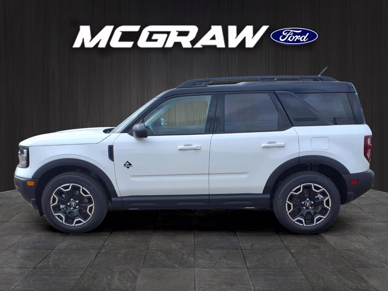 2025 Oxford White Ford Bronco Sport Outer Banks 4X4 SUV