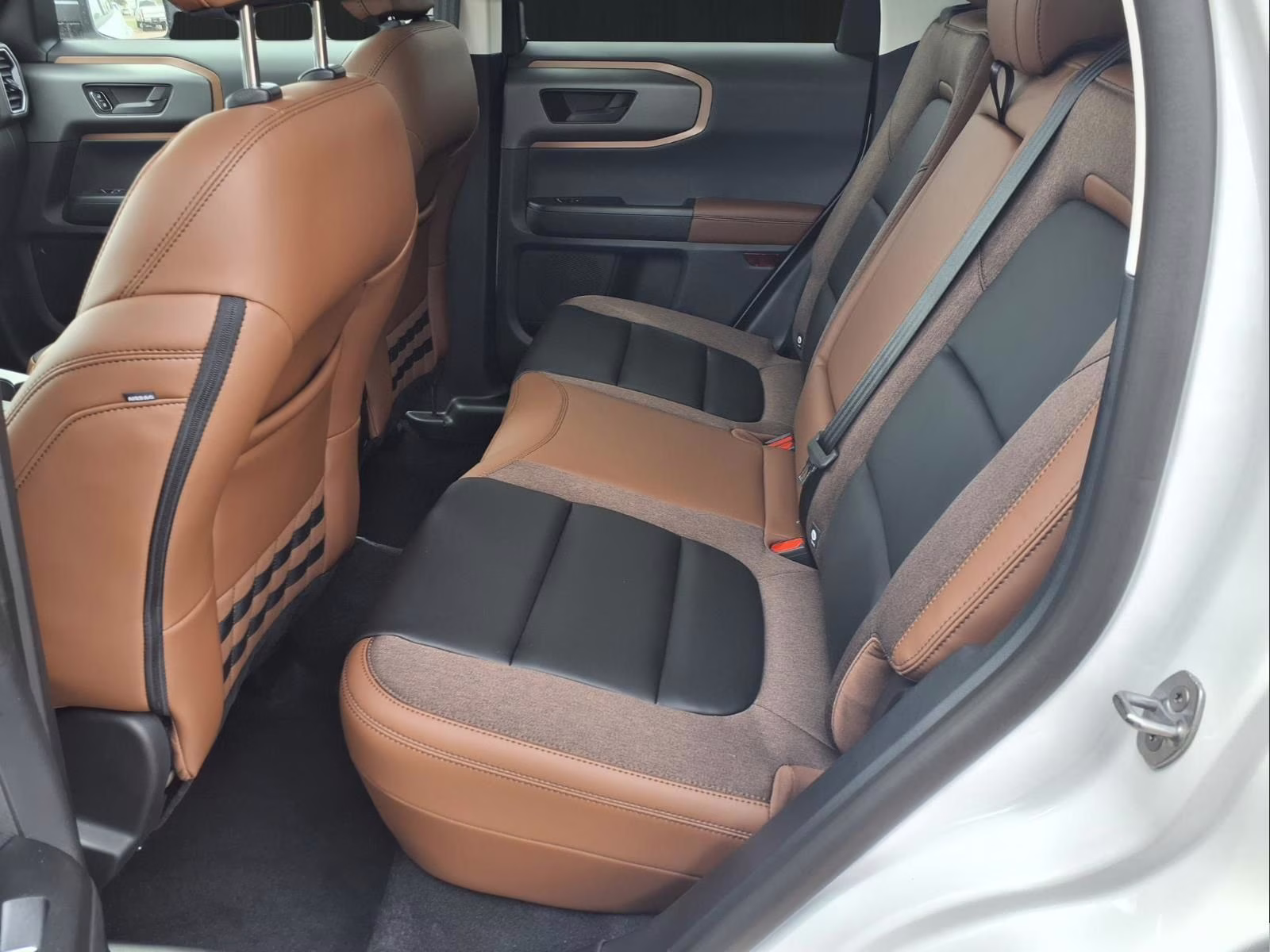 2025 Oxford White Ford Bronco Sport Outer Banks 4X4 SUV