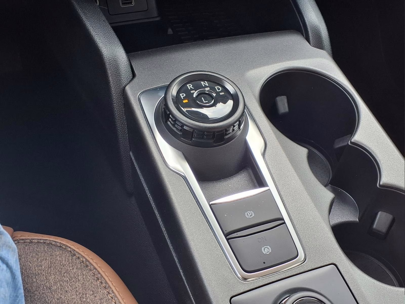 2025 Oxford White Ford Bronco Sport Outer Banks 4X4 SUV