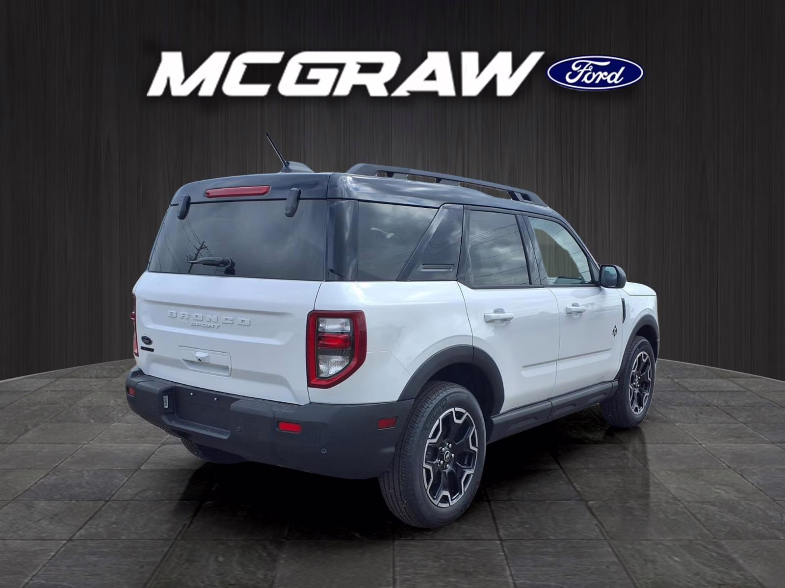 2025 Oxford White Ford Bronco Sport Outer Banks 4X4 SUV
