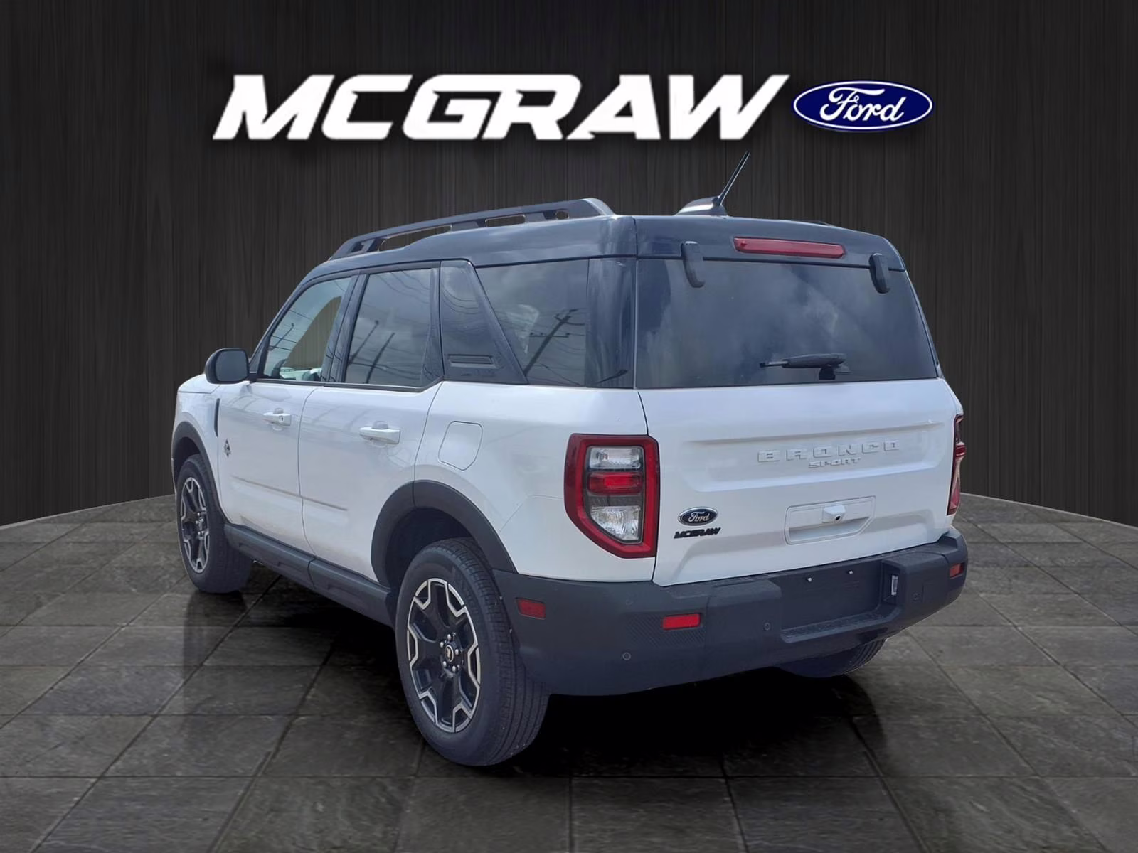2025 Oxford White Ford Bronco Sport Outer Banks 4X4 SUV