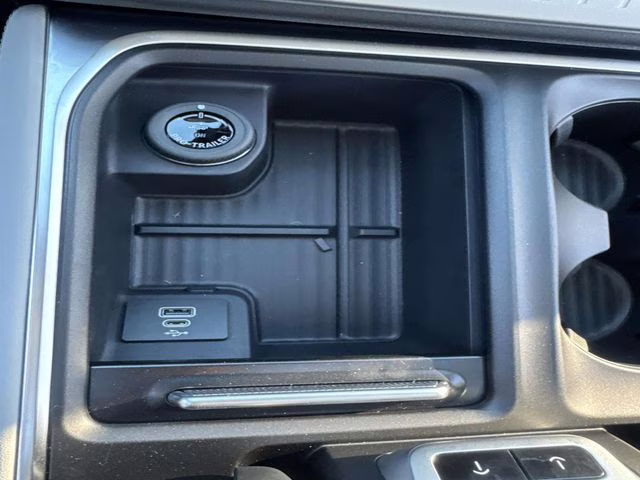 2026 White Metallic Ford Expedition Max Active RWD SUV