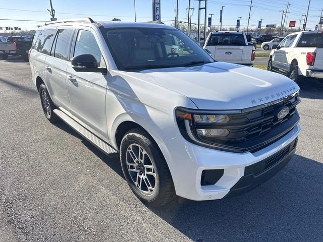 2026 White Metallic Ford Expedition Max Active RWD SUV