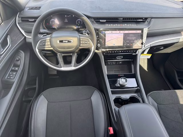 2026 Bright White Clearcoat Jeep Grand Cherokee Laredo Altitude RWD SUV