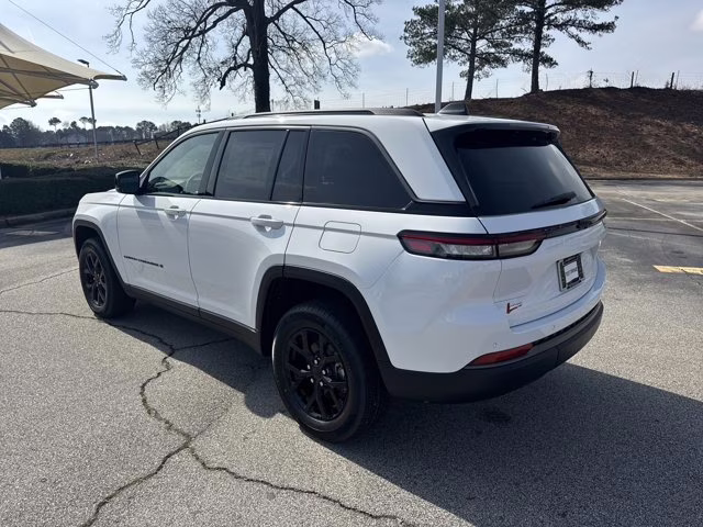 2026 Bright White Clearcoat Jeep Grand Cherokee Laredo Altitude RWD SUV