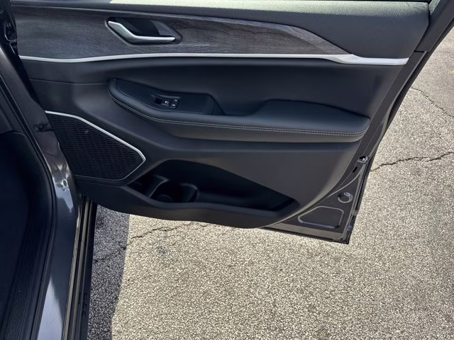 2026 Baltic Gray Metallic Clearcoat Jeep Grand Cherokee Limited RWD SUV