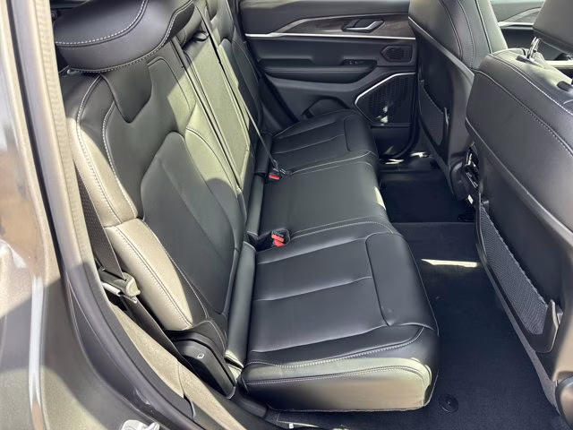 2026 Baltic Gray Metallic Clearcoat Jeep Grand Cherokee Limited RWD SUV