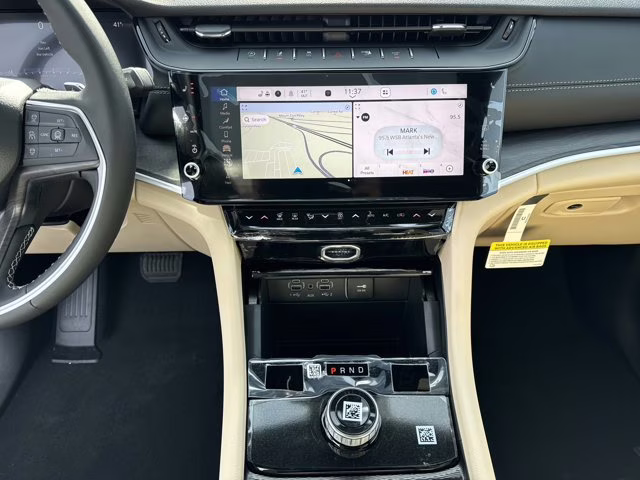 2026 Diamond Black Crystal Pearlcoat Jeep Grand Cherokee Limited RWD SUV