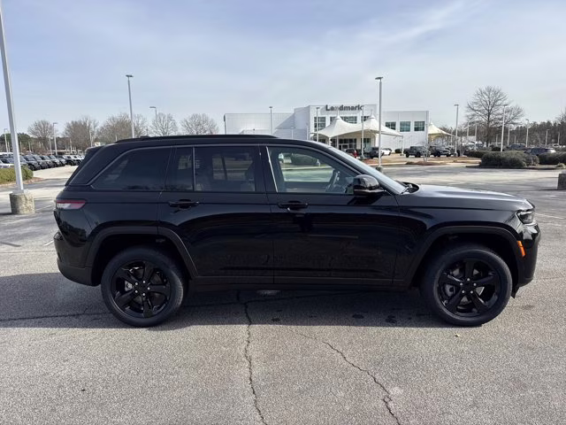 2026 Diamond Black Crystal Pearlcoat Jeep Grand Cherokee Limited RWD SUV