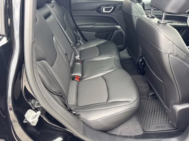 2026 Diamond Black Crystal Pearlcoat Jeep Compass Latitude Altitude 4X4 SUV