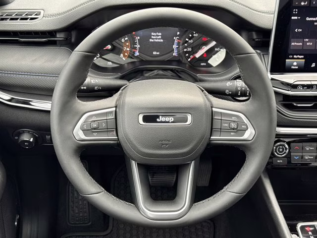 2026 Diamond Black Crystal Pearlcoat Jeep Compass Latitude Altitude 4X4 SUV