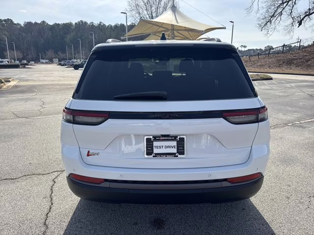 2026 Bright White Clearcoat Jeep Grand Cherokee Laredo Altitude RWD SUV