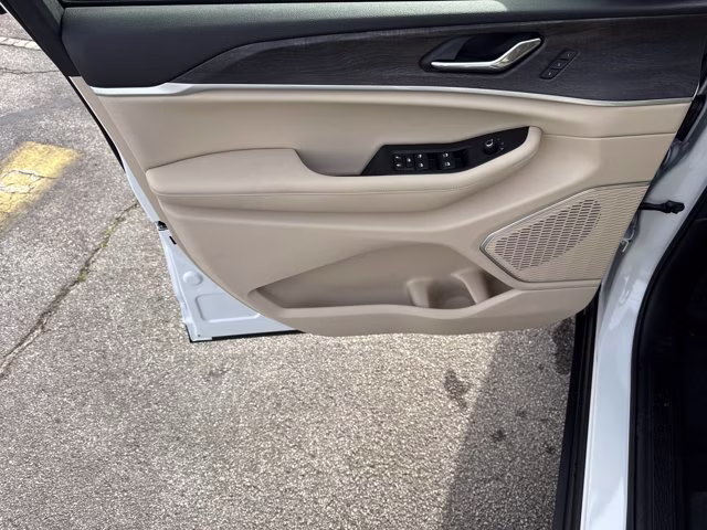 2026 Bright White Clearcoat Jeep Grand Cherokee Limited RWD SUV