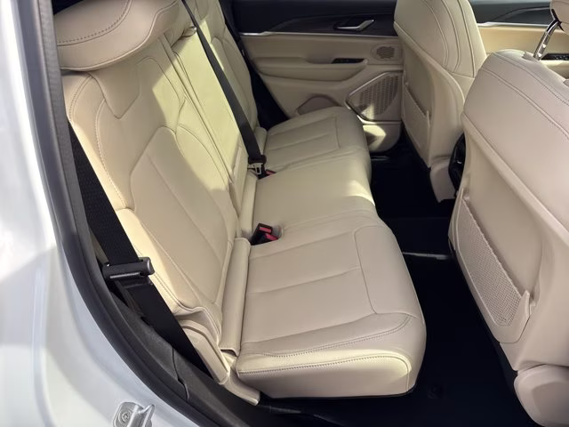 2026 Bright White Clearcoat Jeep Grand Cherokee Limited RWD SUV