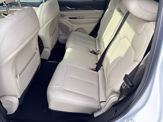 2026 Bright White Clearcoat Jeep Grand Cherokee Limited RWD SUV