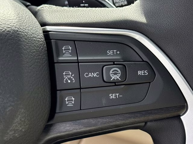 2026 Bright White Clearcoat Jeep Grand Cherokee Limited RWD SUV