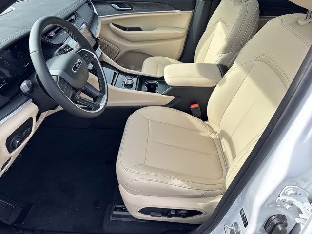 2026 Bright White Clearcoat Jeep Grand Cherokee Limited RWD SUV