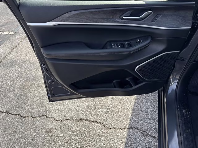 2026 Baltic Gray Metallic Clearcoat Jeep Grand Cherokee Limited RWD SUV