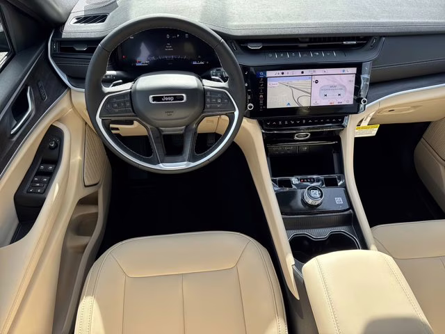 2026 Diamond Black Crystal Pearlcoat Jeep Grand Cherokee Limited RWD SUV