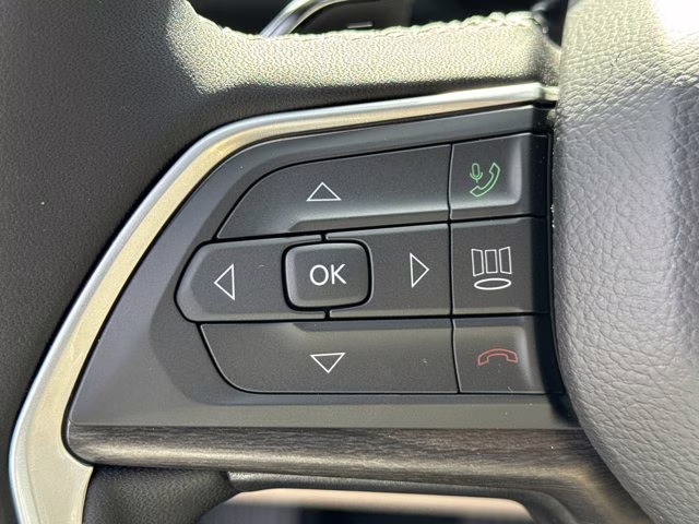 2026 Diamond Black Crystal Pearlcoat Jeep Grand Cherokee Limited RWD SUV